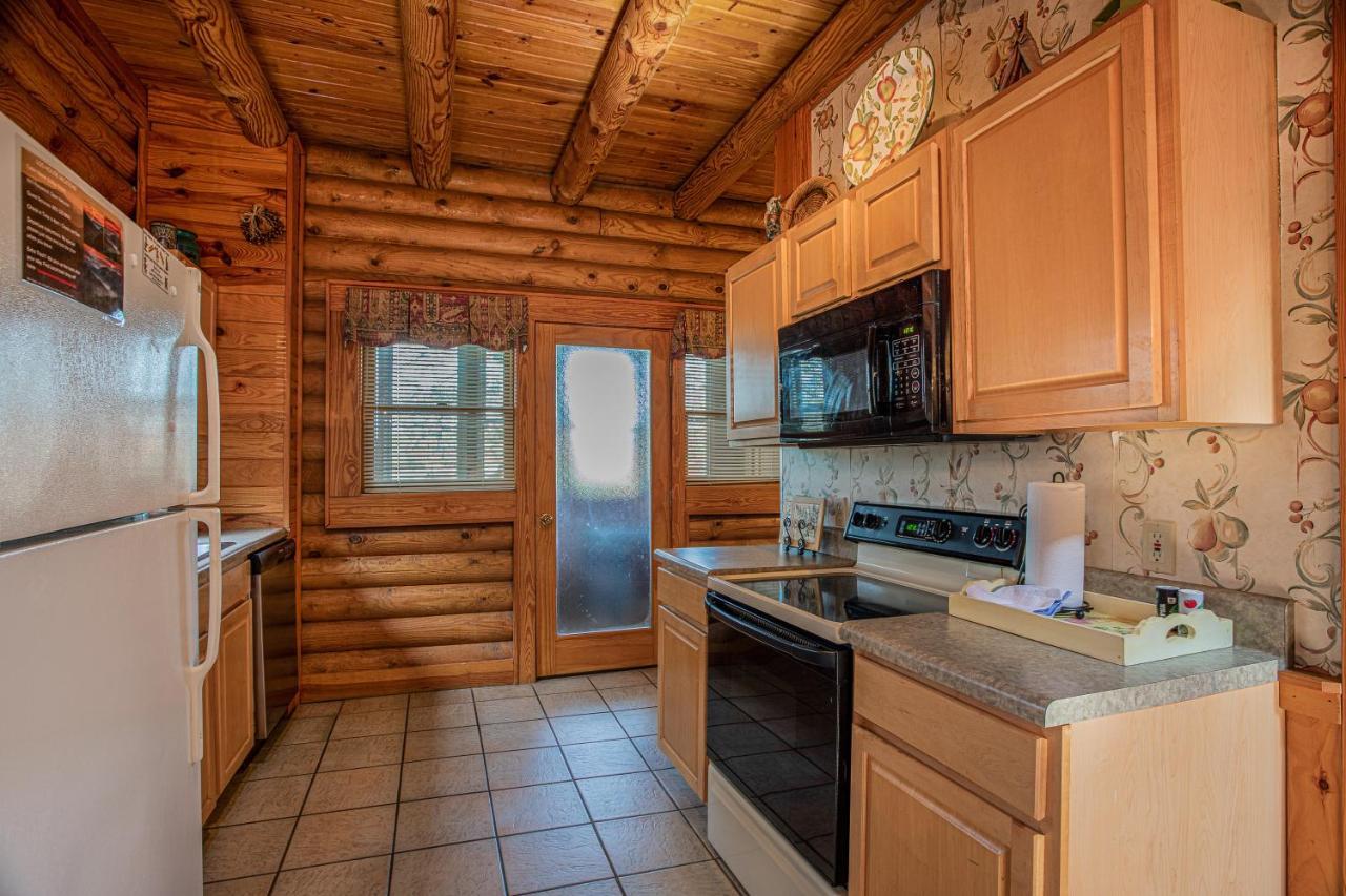 Great Wolf Cabin In Pigeon Forge! Villa Exteriör bild