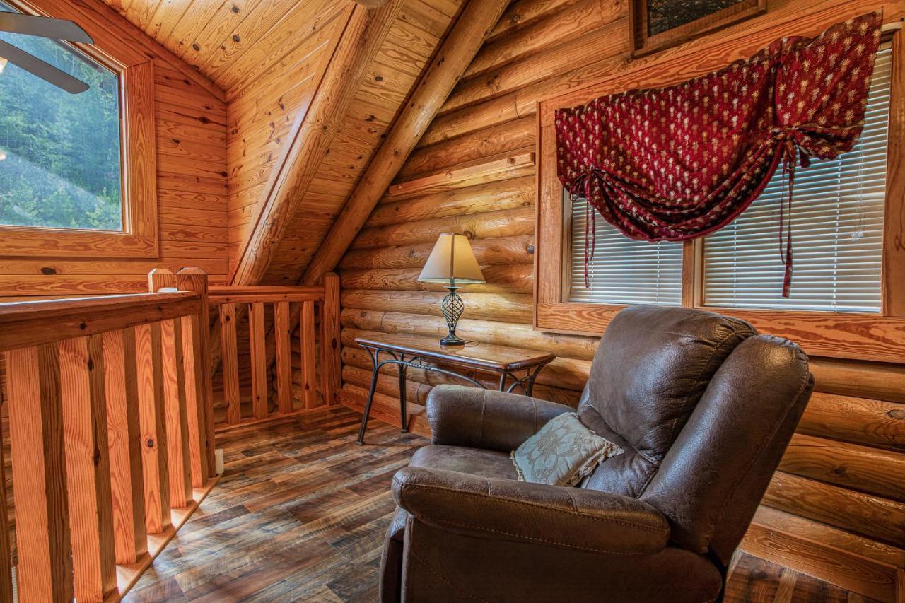 Great Wolf Cabin In Pigeon Forge! Villa Exteriör bild