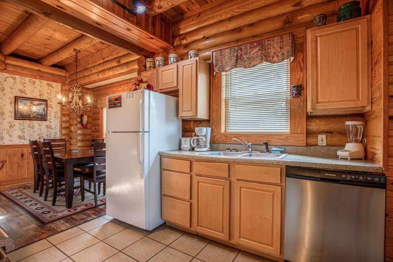 Great Wolf Cabin In Pigeon Forge! Villa Exteriör bild