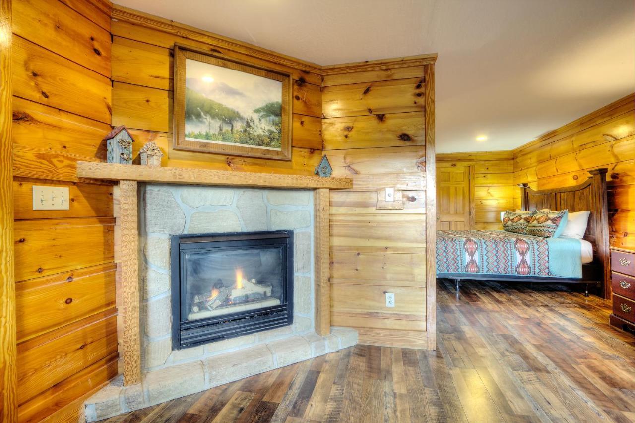 Great Wolf Cabin In Pigeon Forge! Villa Exteriör bild