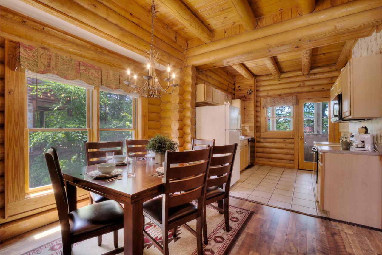 Great Wolf Cabin In Pigeon Forge! Villa Exteriör bild