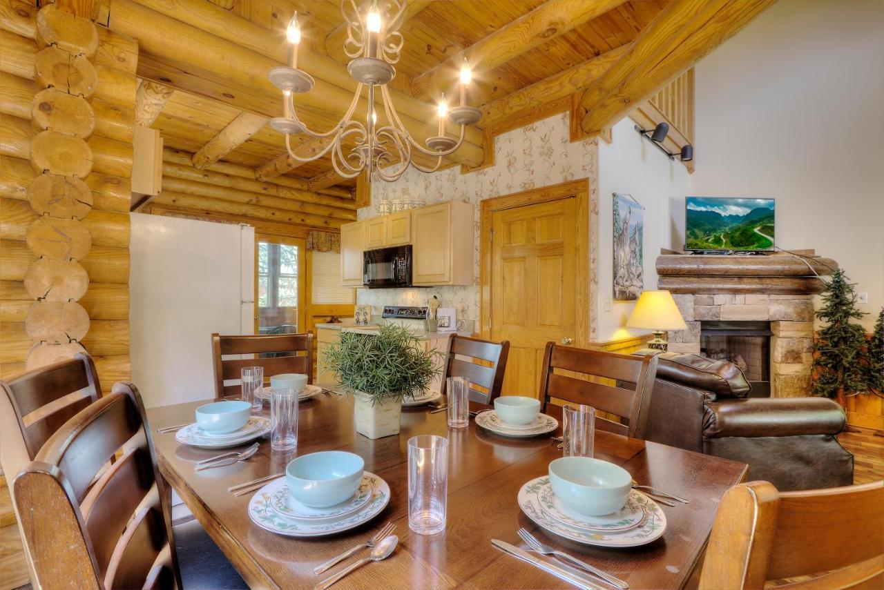 Great Wolf Cabin In Pigeon Forge! Villa Exteriör bild